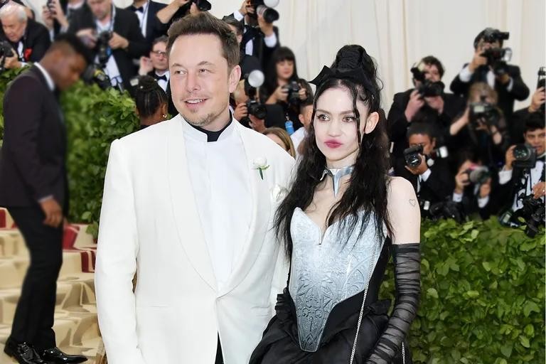 Ca sĩ Grimes viết ca khúc oán trách tỷ phú Elon Musk sau hai tháng chia tay