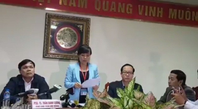Bà Tô Thị Mai Hoa chủ trì họp báo công bố nguyên nhân vụ việc 