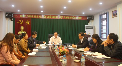 Hội đồng kỷ luật của huyện Hiệp Hòa họp xét hình thức kỷ luật công chức, viên chức do ông Tạ Việt Hùng, Phó Chủ tịch UBND huyện chủ trì