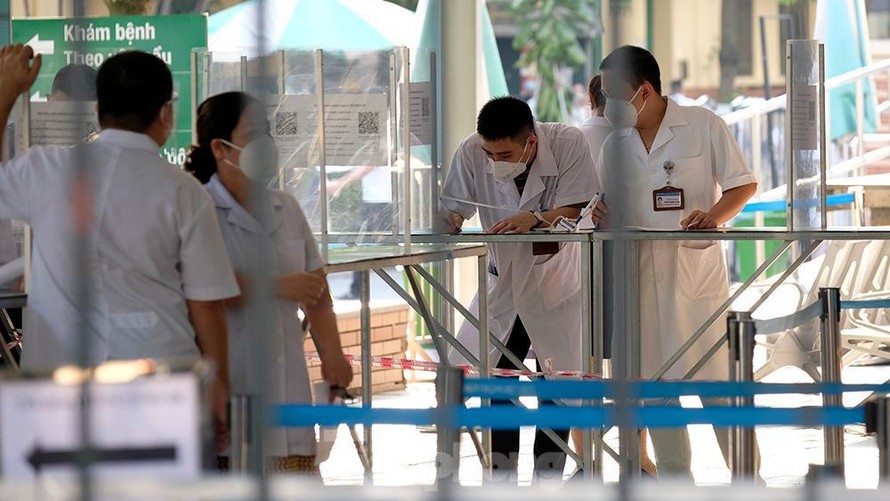 1.000 bệnh nhân của bệnh viện Việt Đức sẽ điều trị tiếp tại 3 bệnh viện ở Hà Nội