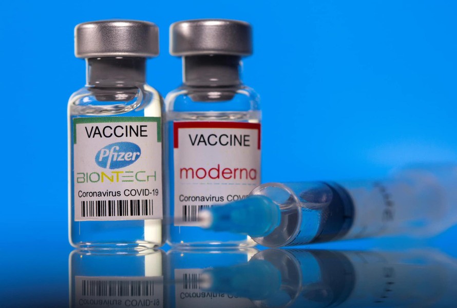Gần 3 triệu liều vắc xin Pfizer, Moderna về Việt Nam trong 2 ngày 8-9/11
