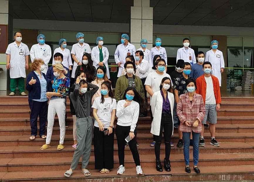 Thêm 27 bệnh nhân ra viện, Việt Nam đã chữa khỏi cho 52 ca mắc COVID-19