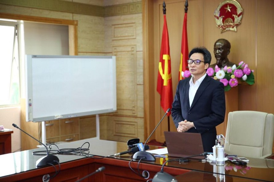 Phó Thủ tướng Vũ Đức Đam chỉ đạo cuộc họp Ảnh: Thái Hà