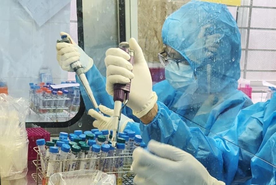 TP.HCM: 484 người đang đợi kết quả xét nghiệm SARS-CoV-2