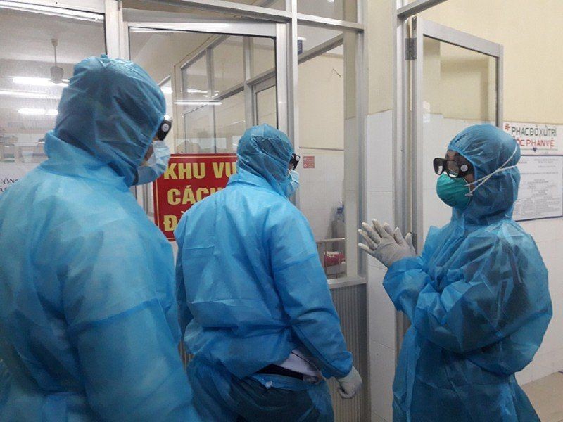 Việt Nam thêm 2 ca mắc mới COVID-19, Thứ trưởng Bộ Y tế thị sát chống dịch tại Quảng Ninh