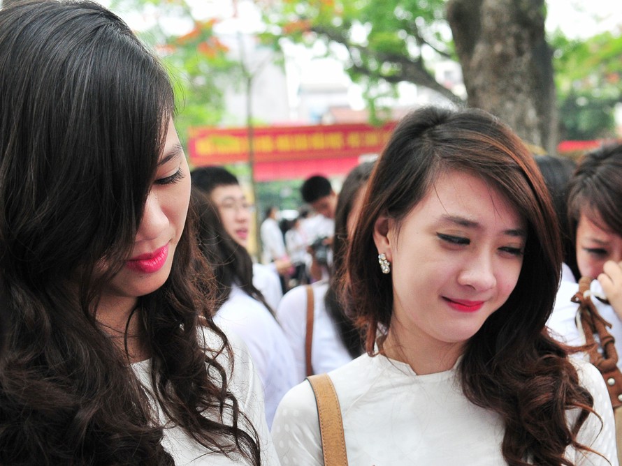Học sinh trường Bưởi luyến lưu ngày bế giảng