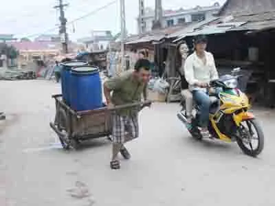 Khi dân bán vàng mua nước sạch