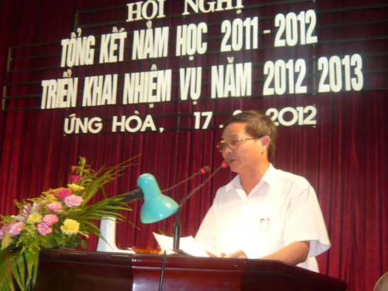 Trưởng phòng Giáo dục huyện bị giáng cấp vì nghi vấn 'chạy công chức'