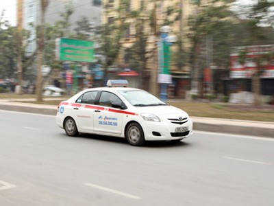 Đi taxi thế nào cho tiện và tốn ít tiền?