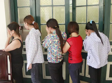 Phá ổ mại dâm trá hình