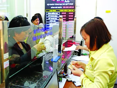 Mua bán vàng phi SJC: Thiệt vì bán trước