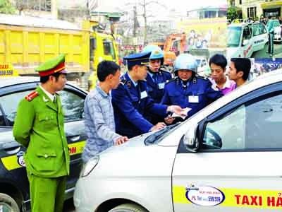 Bất lực trước taxi 'máy chém'! (P1)