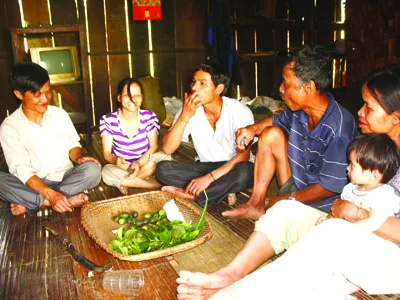 Giữa đại ngàn có làng… sợ rượu