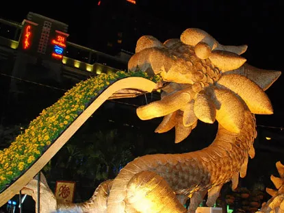 Đường hoa Nguyễn Huệ vào xuân