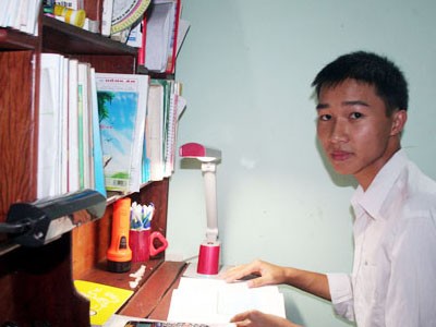 Bay đến ước mơ - Kỳ 2: Thủ khoa kép ở phố núi
