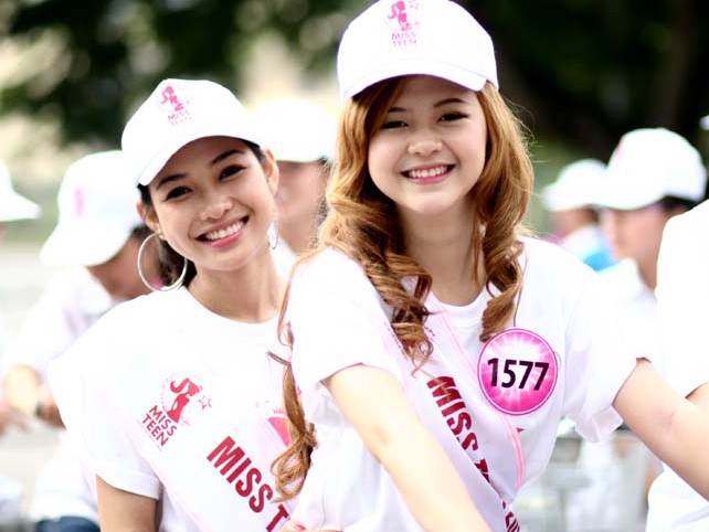 Miss Teen vận động bình chọn Vịnh Hạ Long