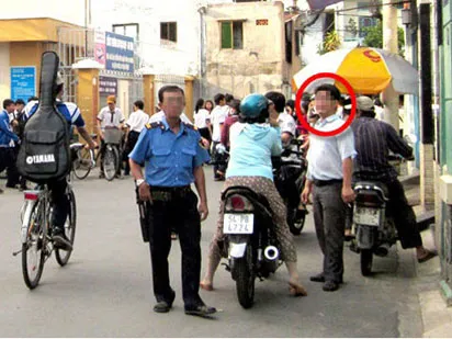 Giám thị gạ nữ sinh ‘đổi tình lấy điểm’