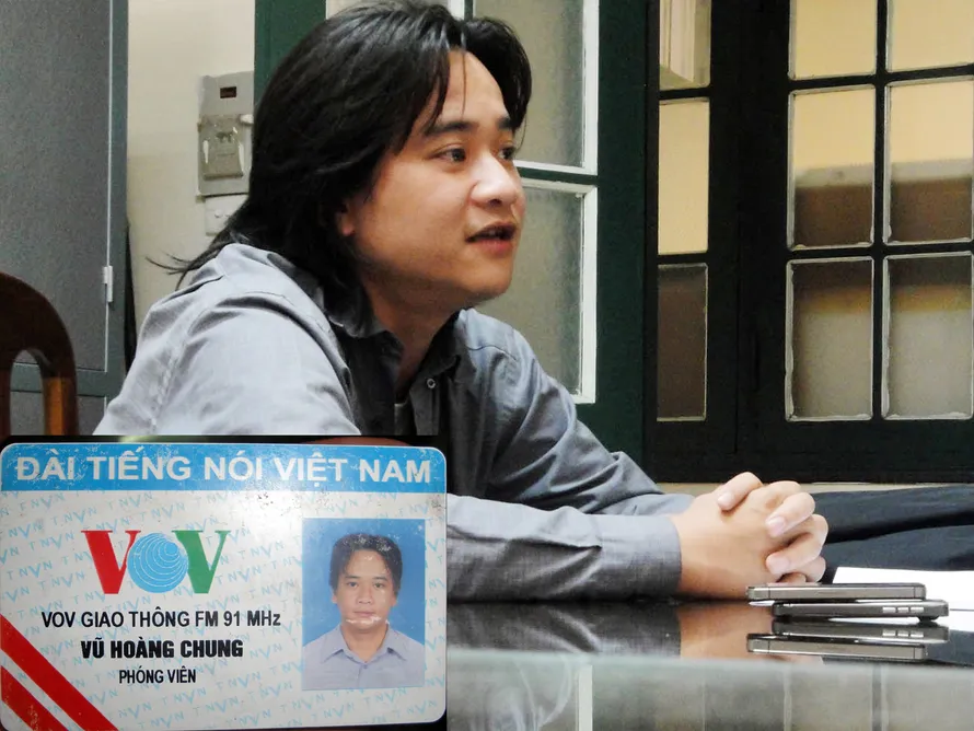 Vũ Hoàng Chung và chiếc thẻ phóng viên giả kêng VOV giao thông