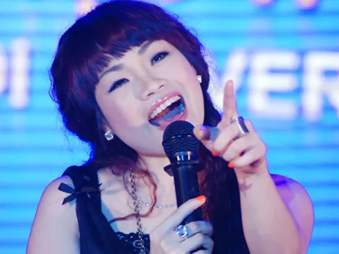 BHYT tháng 4: Bùi Anh Tuấn không còn dẫn đầu