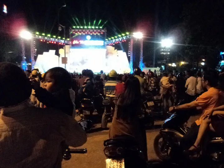 Cần Thơ: Đông vui và thanh bình