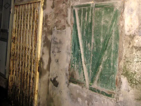 Bí hiểm người đàn ông nứt sọ, chết trong nhà trọ