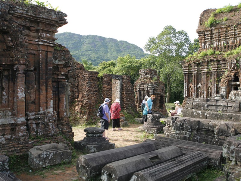 Di sản Thế giới Mỹ Sơn nằm trong dự án Phát triển du lịch bền vững của UNESCO. Ảnh: Hồng Vĩnh