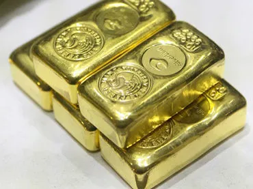 Vàng đang tiến gần mức 1.700USD/Oz.
