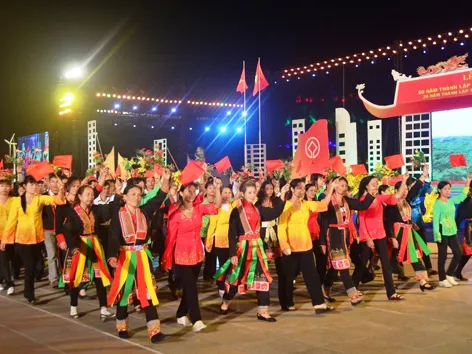 Quảng Ninh tưng bừng kỉ niệm 50 năm thành lập