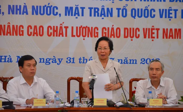 Đất nước vẫn lạc hậu dù nhiều thạc sĩ, tiến sĩ