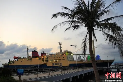 Báo Trung Quốc cổ súy du lịch trái phép Biển Đông