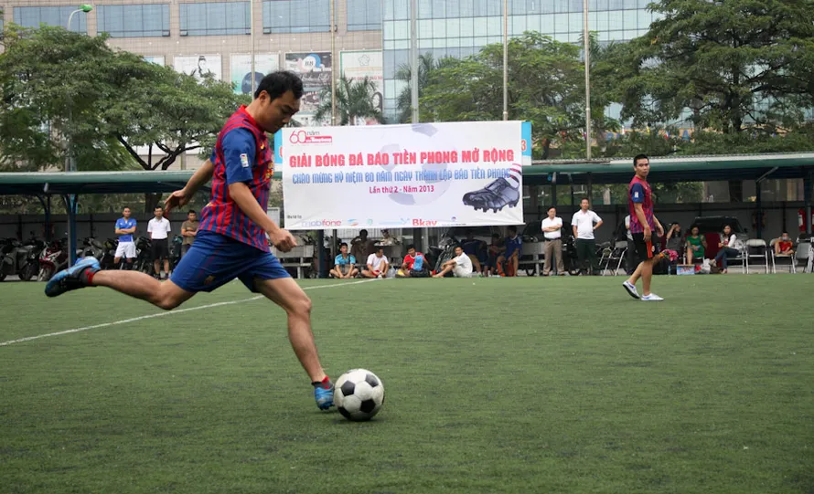 8 đội bóng tranh cúp Báo Tiền Phong mở rộng lần 2