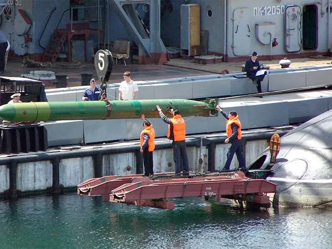 Tàu Kilo Việt Nam 'vượt trội' đối thủ những gì?