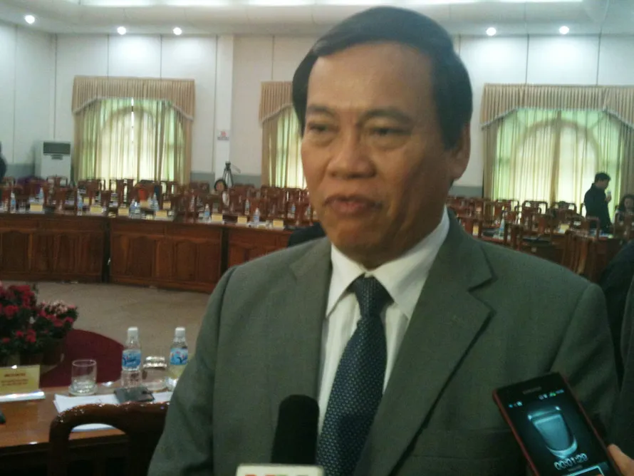 Không giám sát, phản biện kiểu phong trào