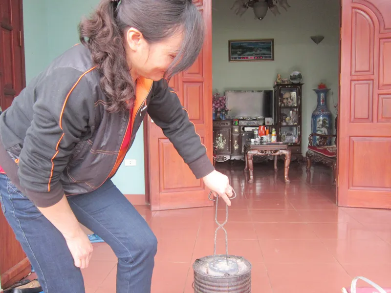 Bếp than tổ ong xuất hiện tại nhiều nhà giàu. Ảnh: Thảo Nguyễn