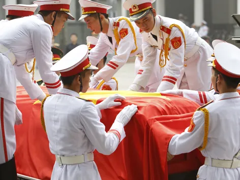 Cống hiến to lớn của Anh sống mãi với non sông đất nước (*)