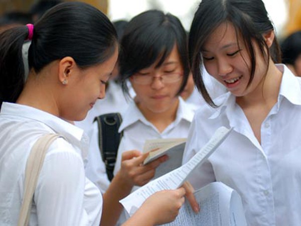 Sáu điểm, thí sinh vẫn nộp xét tuyển NV2