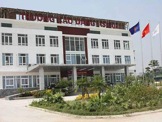 Bộ GD&ĐT: Trường CĐ Asean phải dừng tuyển sinh trái phép