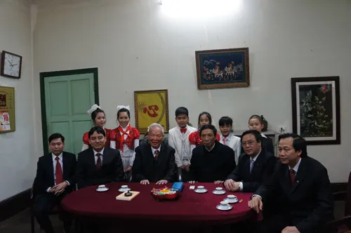 Ban Bí thư T.Ư Đoàn thăm, chúc Tết nguyên lãnh đạo cấp cao