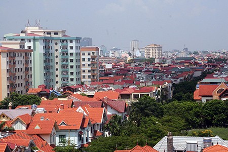 ‘Chi phí bôi trơn làm tăng giá đất đô thị’