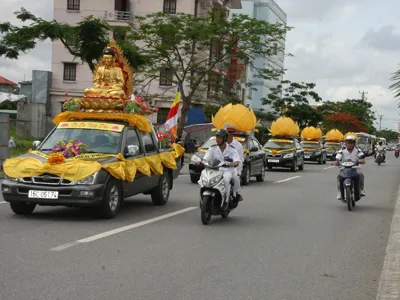 Rợn người nghề ‘hầu ma’