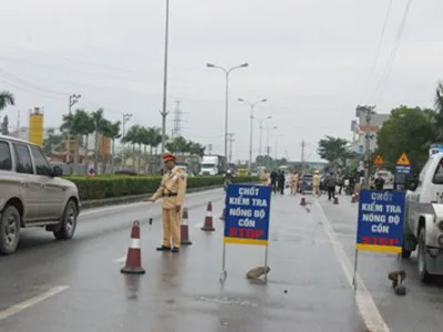Cận cảnh chốt chặn xe, đo nồng độ cồn kiểu mới