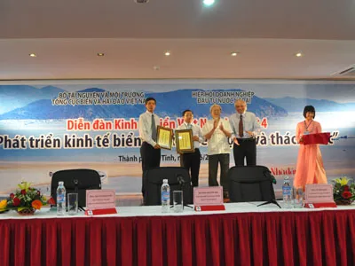 'Sấm Trạng Trình' về chủ quyền Biển Đông