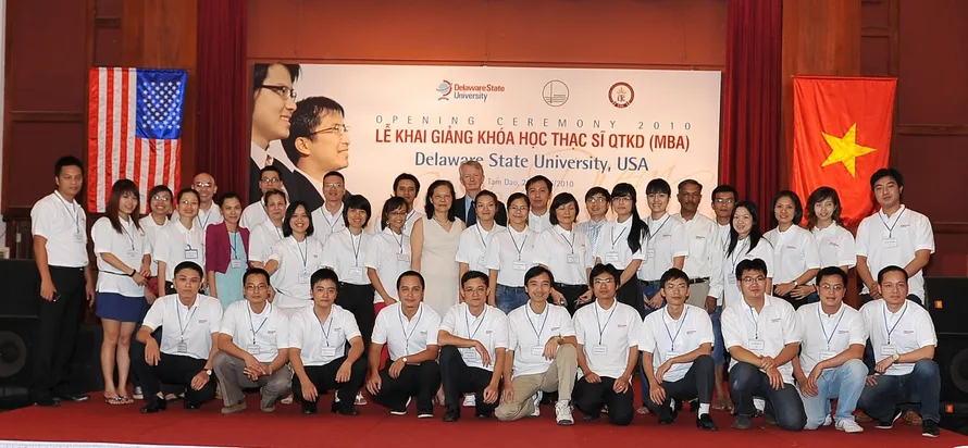 Khai giảng lớp đào tạo thạc sĩ quản trị kinh doanh