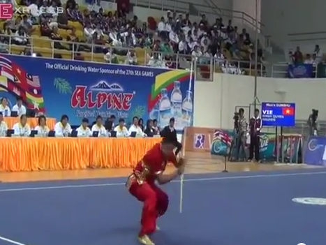Nguyễn Mạnh Quyền bỏ cuộc giữa chừng vì côn gãy
