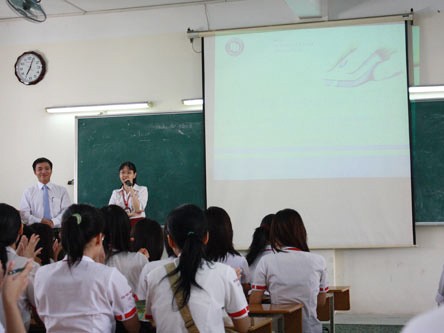 Sinh viên Ngoại thương xin lỗi vụ 'lương 1000 USD'