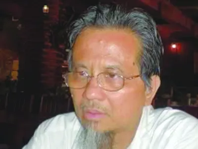 Thế Dũng lên đồng lục bát thơ