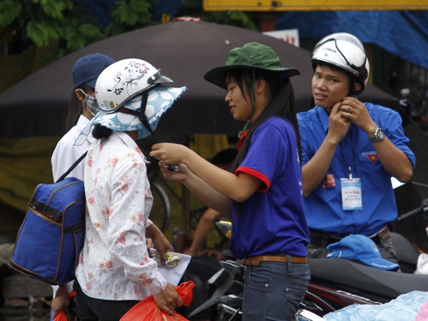 Phát động cuộc thi ảnh Thanh niên với văn hóa giao thông 2013