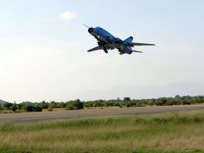 Cận cảnh tiêm kích Su-22 Việt Nam huấn luyện sẵn sàng chiến đấu