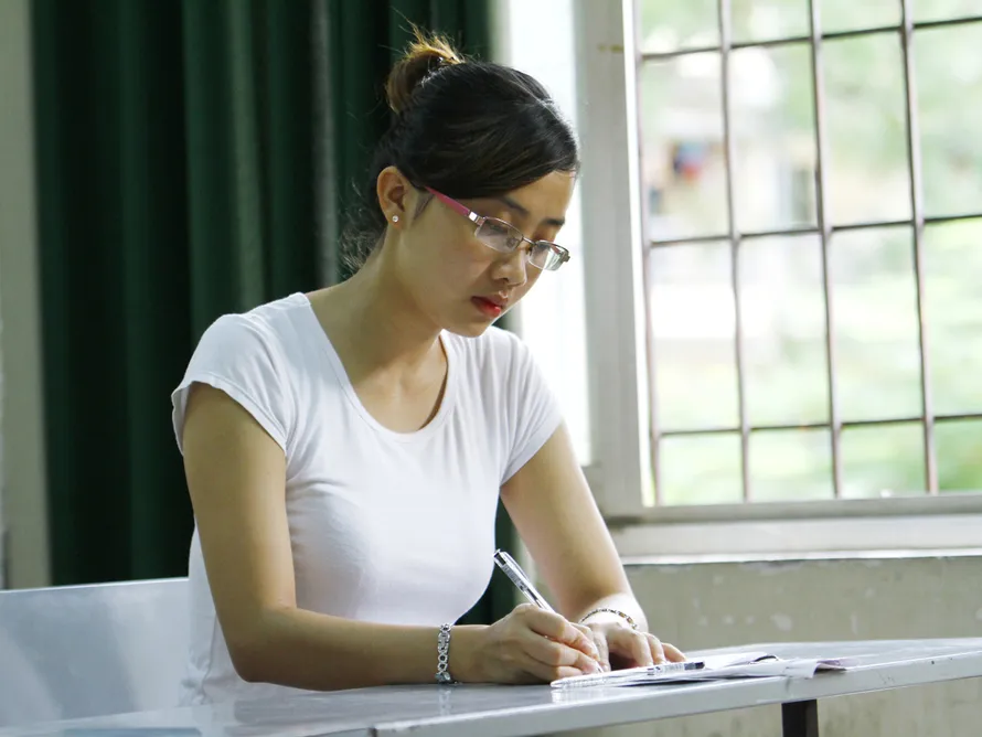 Bài giải môn Hóa học, Ngữ văn (khối C, D)