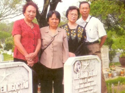 'Một lứa' ngang trời...